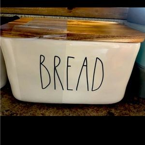 Brand new Rae Dunn bread box